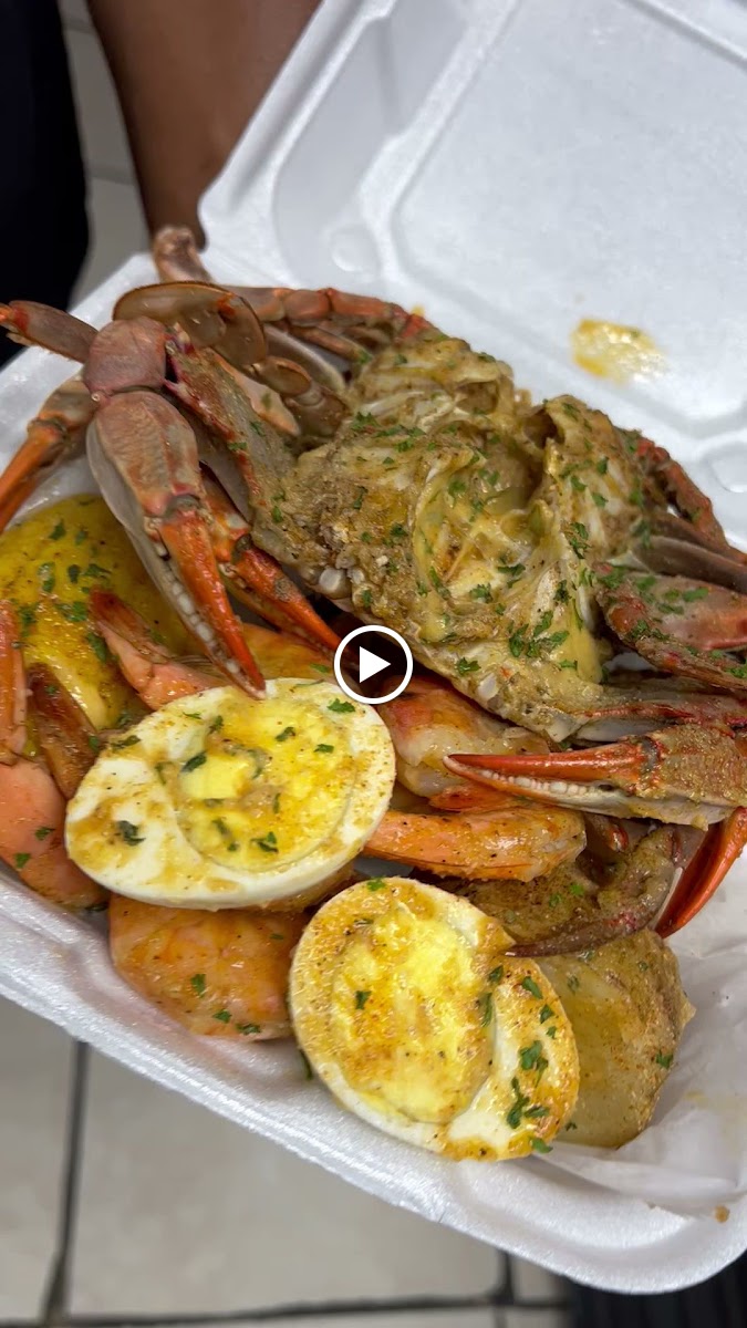 Lewey’S Seafood And Wings-2